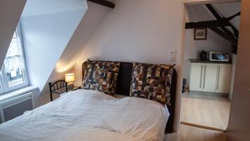 1 slaapkamer, een strijkplank/strijkijzer, reisbedje, gratis wifi