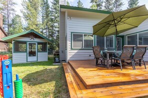 Outdoor dining - Walk to Ponderosa State Park- Sleeps 8- Dogs OK! (McCall)
