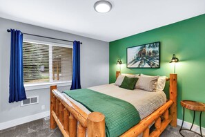 3 bedrooms, desk, iron/ironing board, free WiFi