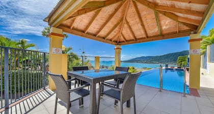 Ocean Views Galore - Airlie Beach