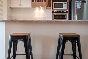 Apartamento, 3 habitaciones, 2 baños | Cocina privada | Frigorífico grande, microondas, horno y placa de cocina