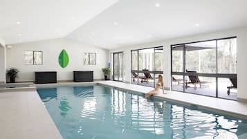 Indoor pool, seasonal outdoor pool, sun loungers