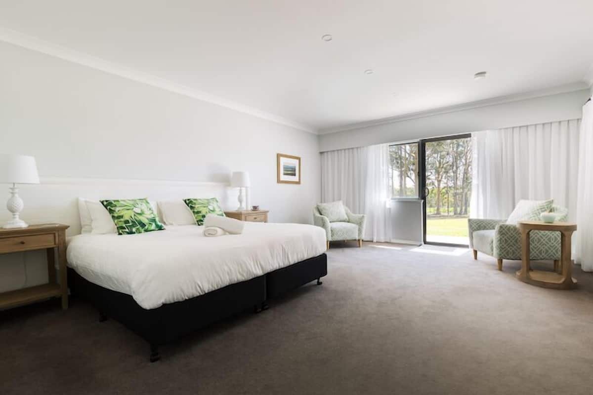 Superior Double or Twin Room | In-room safe, blackout curtains, iron/ironing board
