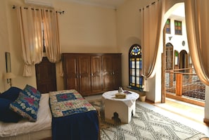 Room, Multiple Beds (Chefchaouen) | Individually decorated, desk, free cribs/infant beds, free WiFi - Riad Dar Alkatib (Meknes)