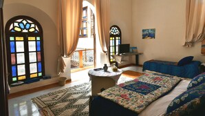 Room, Multiple Beds (Chefchaouen) | Desk, cribs (free), WiFi (free), individually decorated - Riad Dar Alkatib (Meknes)