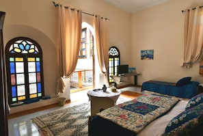 Room, Multiple Beds (Chefchaouen) | Individually decorated, desk, free cribs/infant beds, free WiFi - Riad Dar Alkatib (Meknes)