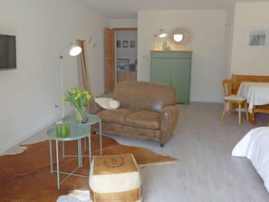 TV - Chesa Bursella 21 by Interhome (Madulain)