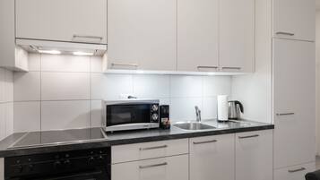 Refrigerador, microondas, horno y lavavajillas