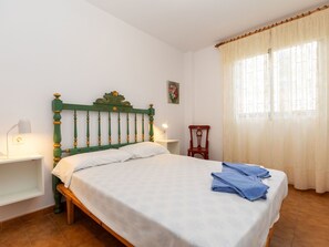 3 bedrooms, iron/ironing board