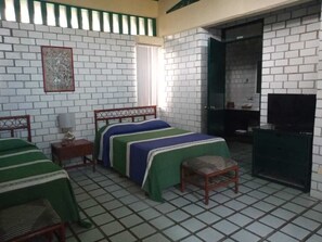 Rumah Basic, 2 kamar tidur | 2 kamar tidur, brankas, dan didekorasi berbeda-beda