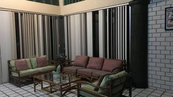 Desayuno continental (MXN 100 por persona)