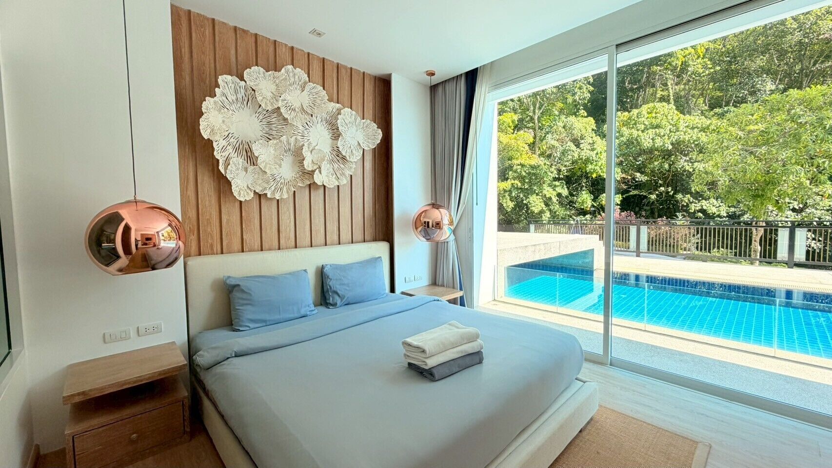 Ropa de cama hipoalergénica y minibar 