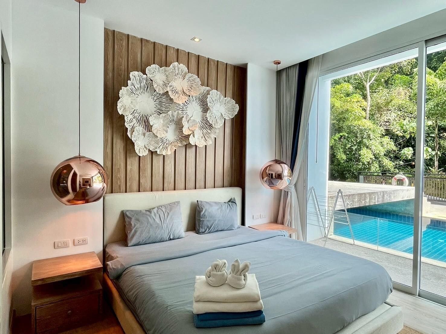 Luxury Condo, 1 Bedroom, Pool Access | Hypo-allergenic bedding, minibar, in-room safe, laptop workspace