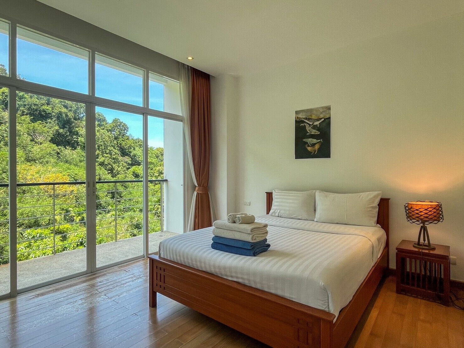 Standaard appartement, 1 tweepersoonsbed met slaapbank, kitchenette, uitzicht op bergen | Hypoallergeen beddengoed, een minibar, een kluis op de kamer