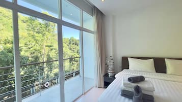Standard Apartment, 1 Bedroom, Terrace, Mountain View | 2 bedrooms, hypo-allergenic bedding, minibar, in-room safe