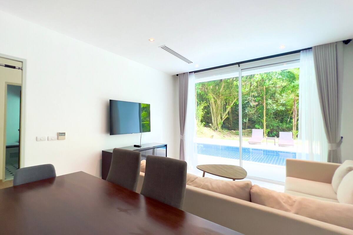 Luxury Apartment, 2 Bedrooms, Pool View, Mountainside | Living area | TV, DVD player