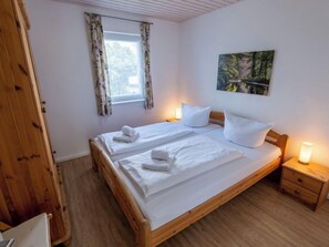 2 slaapkamers, een bureau, wifi
