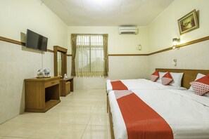 Family Suite | Desk, free WiFi, bed sheets - Collection O Kebon Jeruk Near Taman Balai Kota (Bandung)