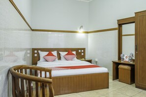 Schreibtisch, kostenloses WLAN, Bettwäsche