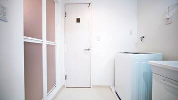 1 Bedroom Apartment (Up to 7 People) | Bathroom | Separate tub and shower, free toiletries, hair dryer, slippers