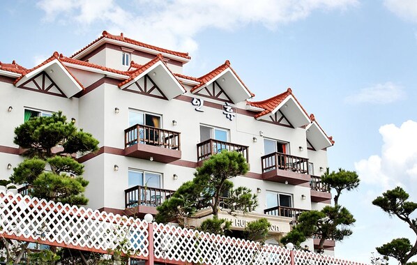 Front of property - Inhue Pension (Ulsan)