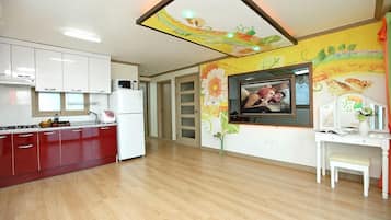 Room (#301) | Living area | Flat-screen TV