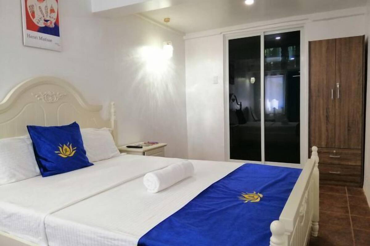Wifi gratis y ropa de cama 