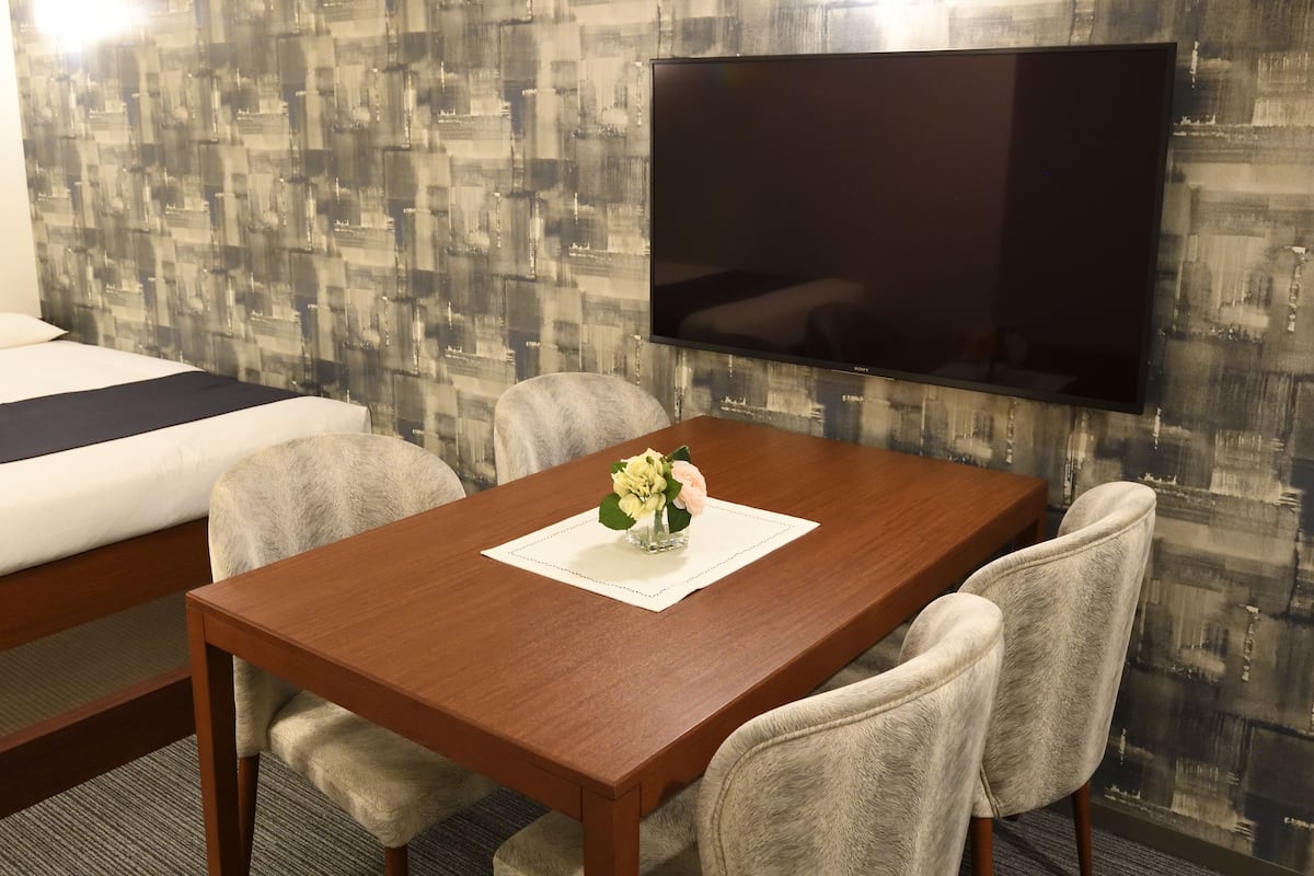 Kamar Twin Grand, 2 Tempat Tidur Double, Bebas Asap Rokok | Meja kerja, tirai kedap cahaya, Wi-Fi gratis, dan seprai linen