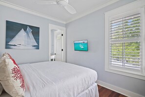 4 habitaciones, escritorio, tabla de planchar con plancha y wifi 