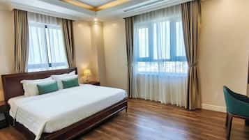 Executive Apartment, 1 Bedroom | Minibar, desk, soundproofing, iron/ironing board