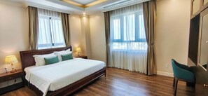 Executive Apartment, 1 Bedroom | Minibar, desk, soundproofing, iron/ironing board