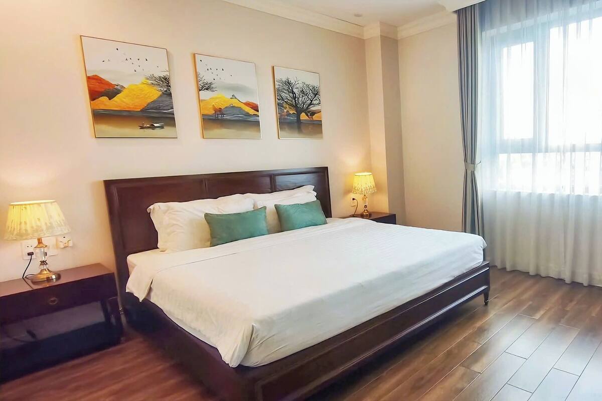 Departamento senior, vista al lago | Minibar, escritorio, insonorización y tabla de planchar con plancha