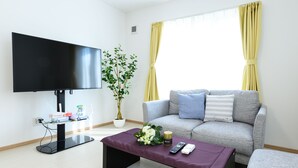 Apartemen (Ske93-1) | Area keluarga | TV layar datar