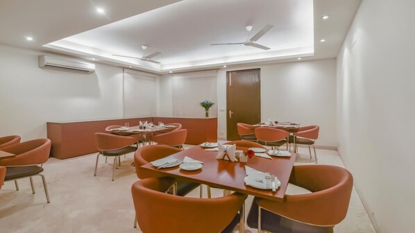 Restaurant - Royal Residence Cyber City (Gurugram)