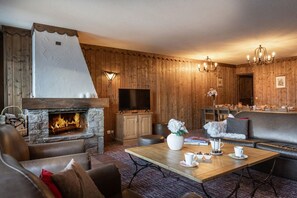 Smart TV, fireplace - Chalet in Paradiski with Stunning Views (Les Arcs 2000)