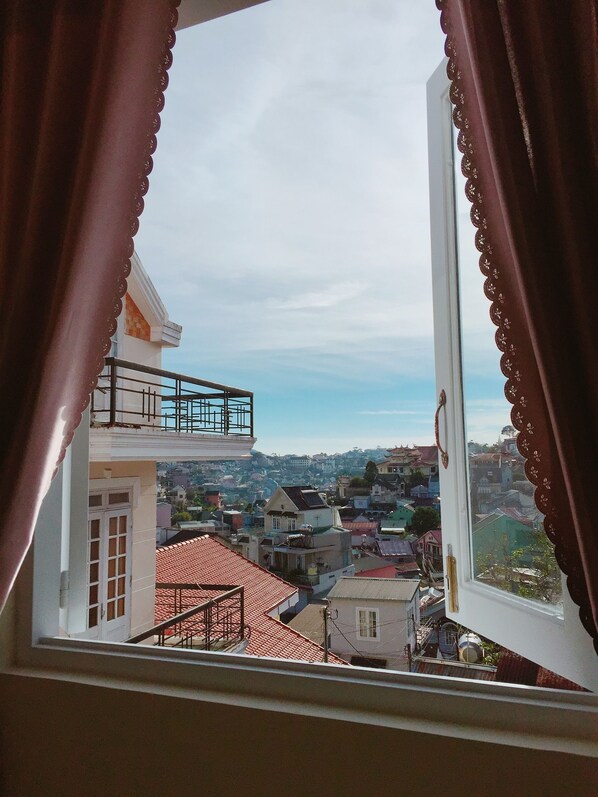 View from property - Big Home Dalat - Hostel (Da Lat)