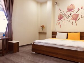 Deluxe Double Room | Premium bedding, Select Comfort beds, desk, iron/ironing board - Big Home Dalat - Hostel (Da Lat)