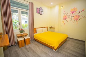 Deluxe Double Room | Premium bedding, Select Comfort beds, desk, iron/ironing board - Big Home Dalat - Hostel (Da Lat)