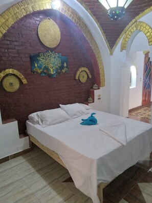 2 bedrooms, in-room safe, iron/ironing board, free WiFi