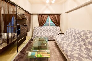Apartment | 1 bedroom, in-room safe, desk, blackout curtains