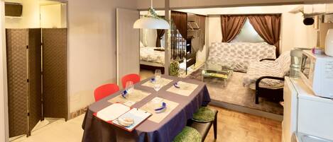 Apartment | Living area | Flat-screen TV, DVD player