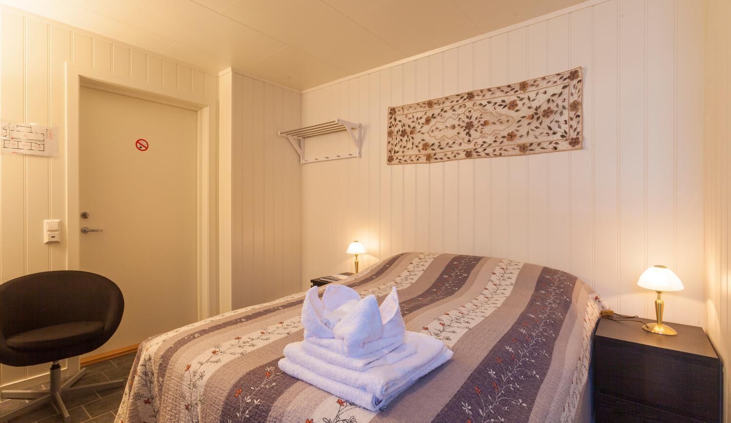 Insonorización, tabla de planchar con plancha y wifi gratis 