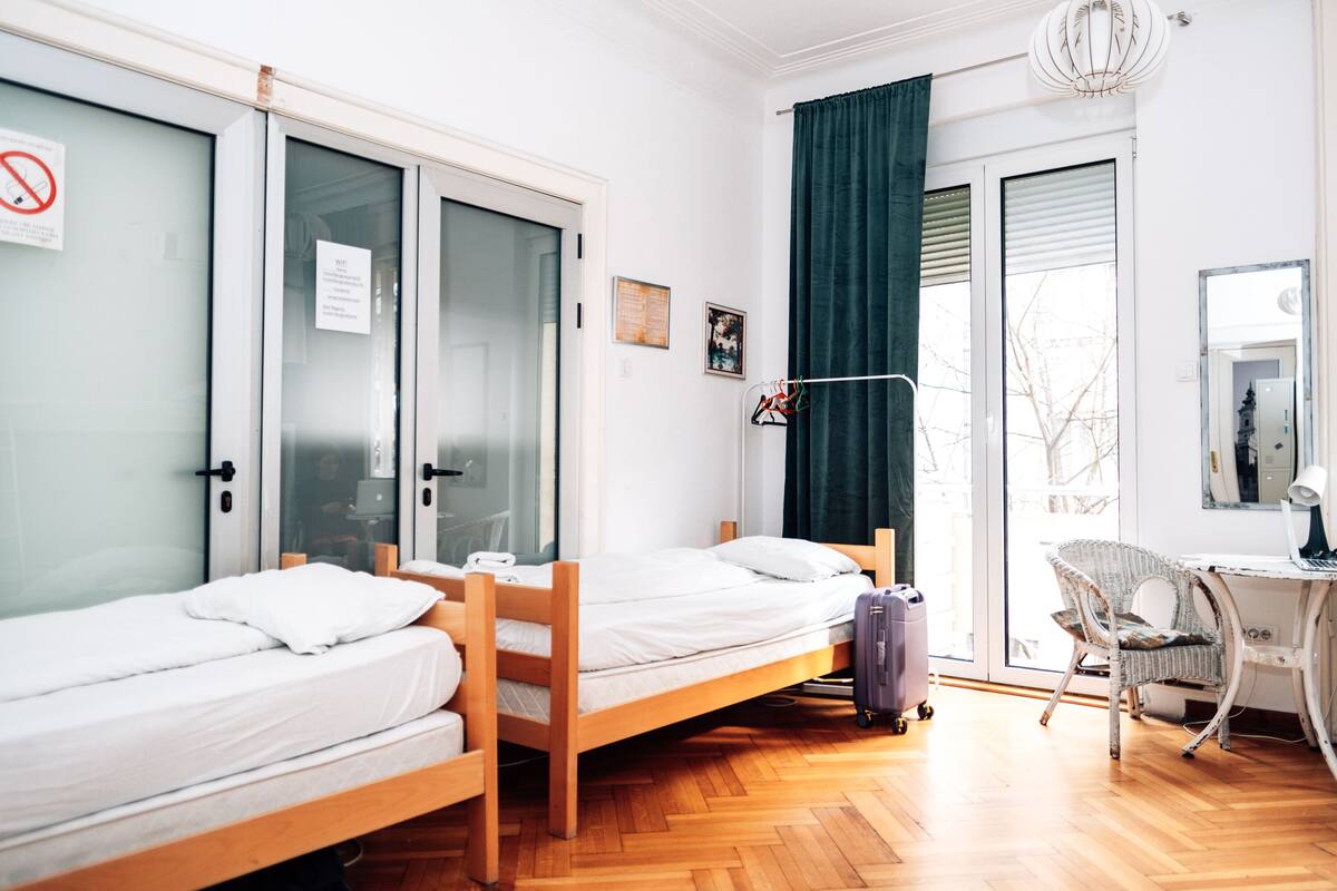 Felles sovesal, for menn og kvinner (6 Bed Dormitory Room) | Sengetøy av topp kvalitet, dundyner, wi-fi (inkludert) og sengetøy