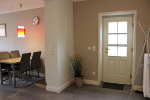 Apartment (Memmert) | In-room dining - Altstadt Villa Wohnung 3 Memmert (Borkum)