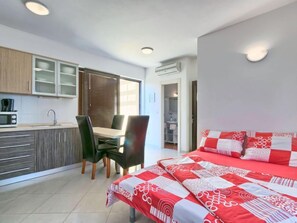 1 bedroom, free Internet