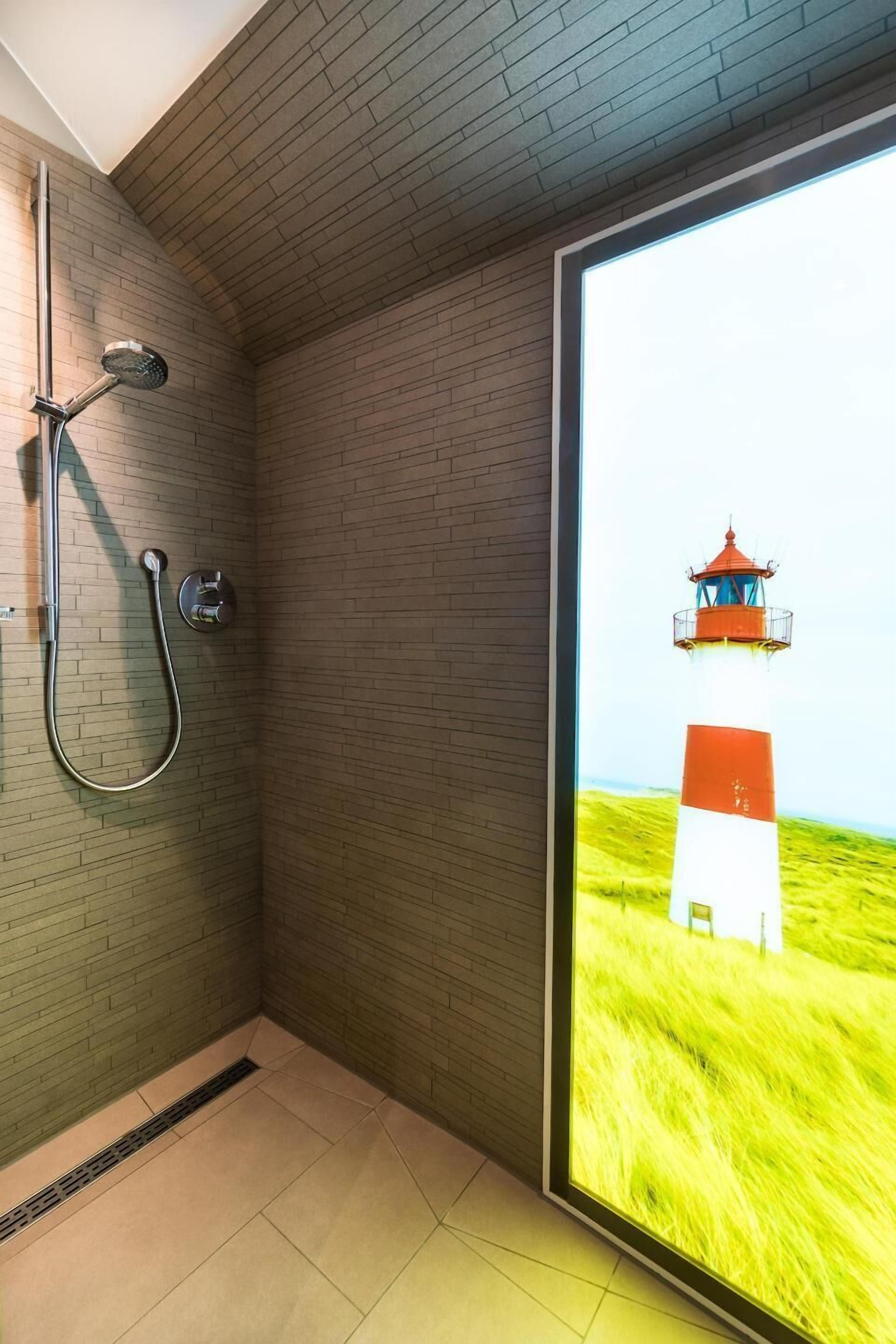 Căn hộ, 2 phòng ngủ (Bant) | Phòng tắm | Buồng tắm vòi sen, máy sấy tóc, khăn tắm, xà phòng 