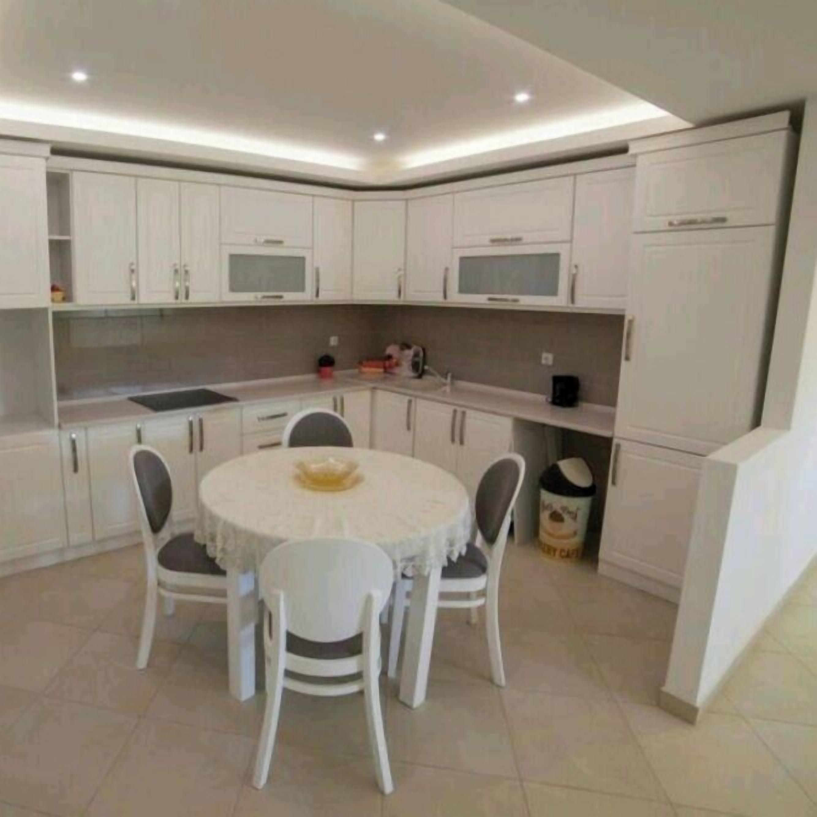 Apartment, 3 Bedrooms | Private kitchen | Fridge, oven, stovetop, electric kettle
