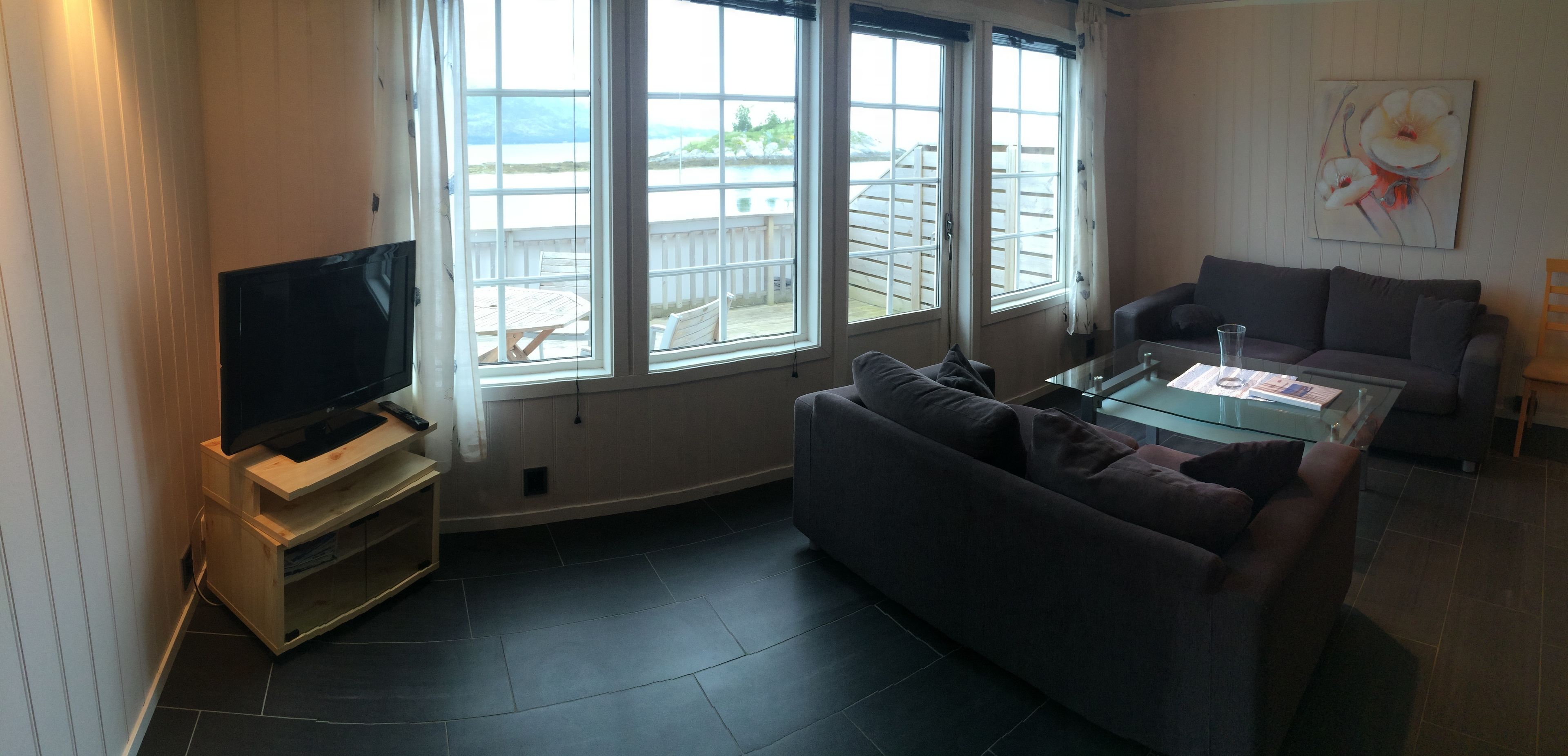 Bungalow | Living area | Flat-screen TV