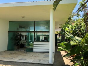 Exterior detail - Maresias, Luxo e Estilo à Beira-mar (São Sebastião)