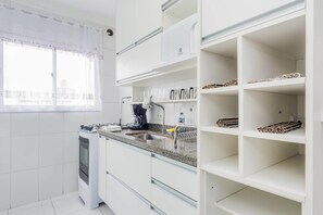 Oven, espresso maker, coffee/tea maker, cookware/dishes/utensils - B.Homy Anhembi - Excellent location AB132A (São Paulo)